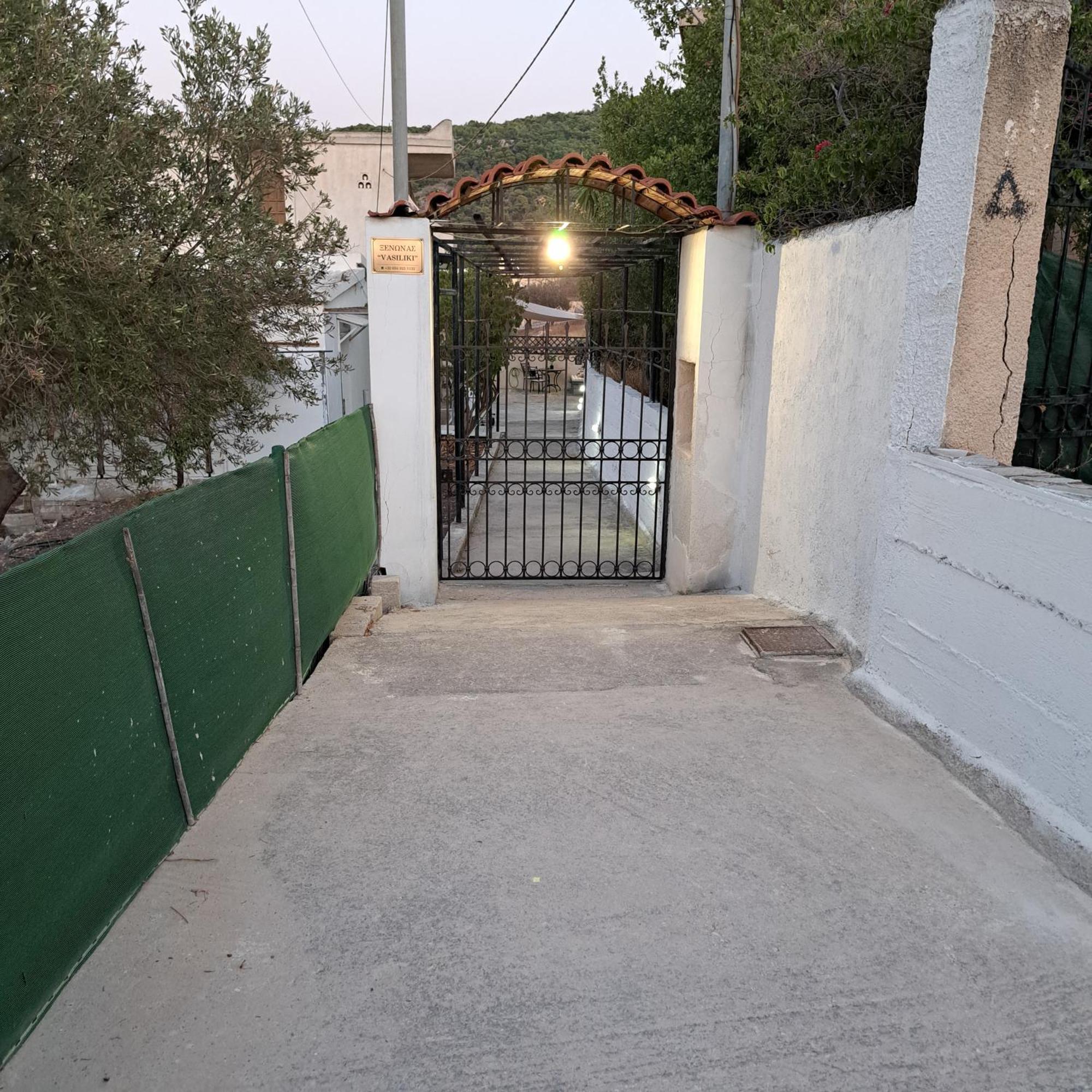 Ξενώνας Vasiliki Vathi  Exterior photo